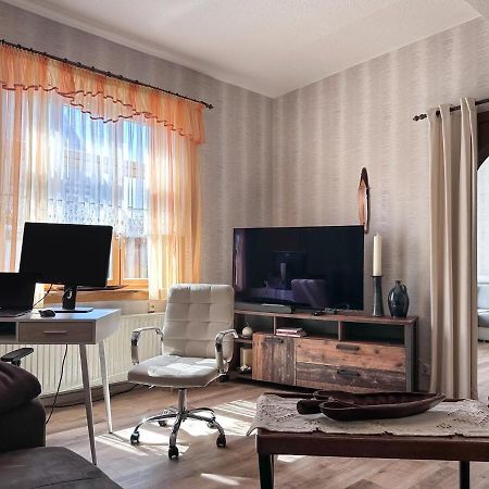 Schoene Altbauwohnung Mit Grosser Sonnenterrasse Rudolstadt Exterior foto