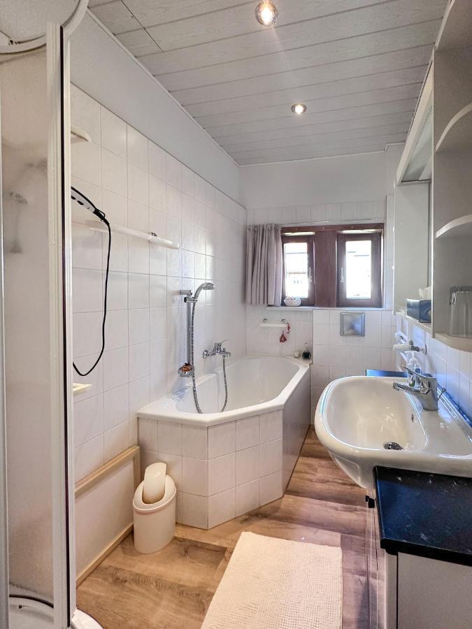 Schoene Altbauwohnung Mit Grosser Sonnenterrasse Rudolstadt Exterior foto